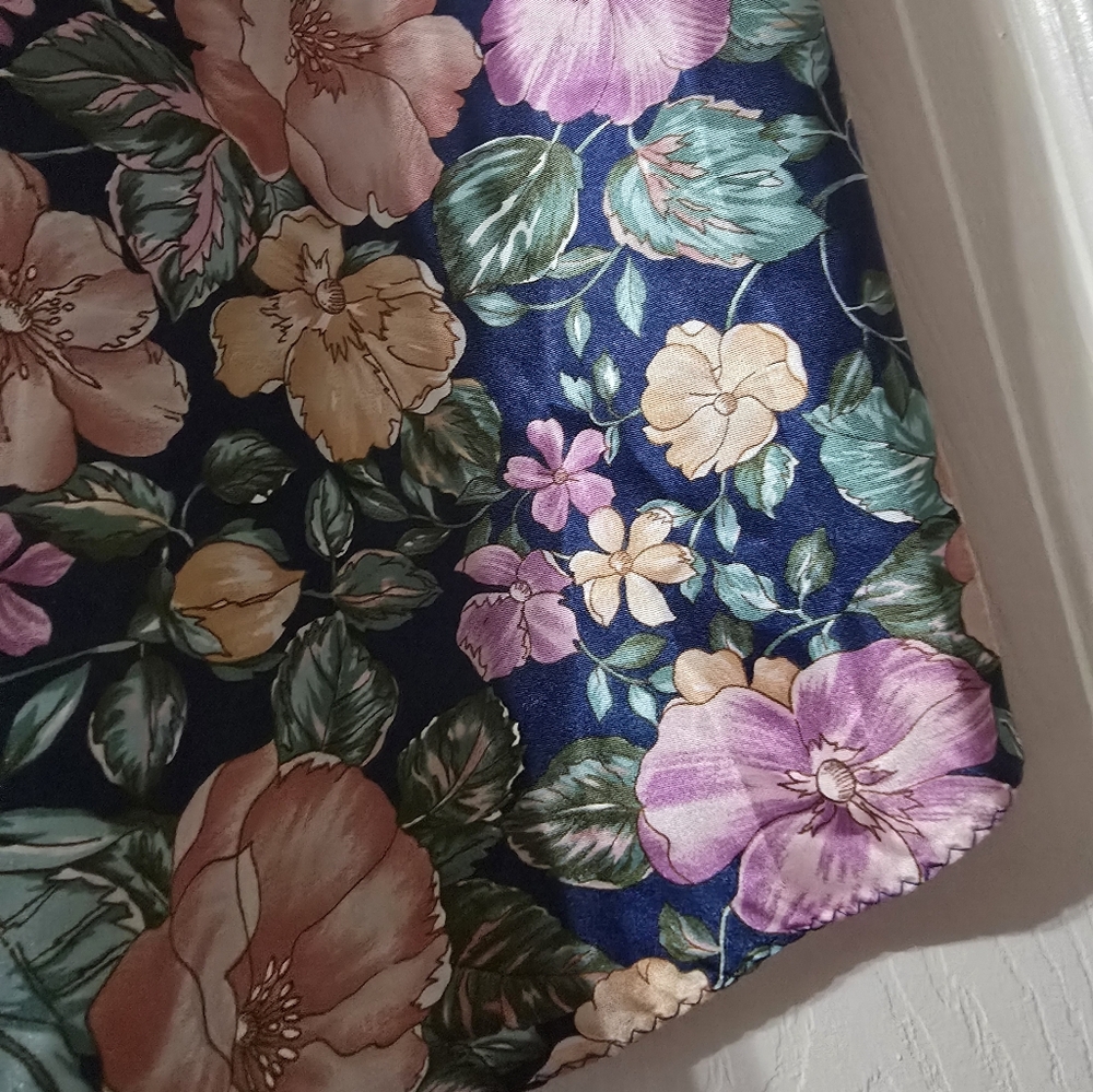 Vintage California Dynasty Navy Floral Print Satin Tank Top Blouse, Size 2X, EUC - Picture 5 of 13